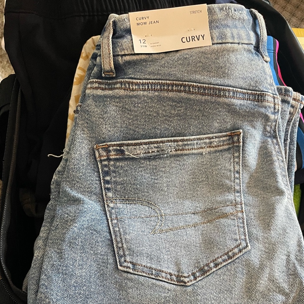 AE curvy mom jeans light wash x short